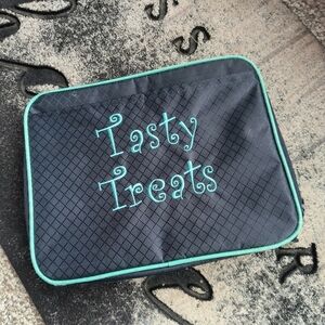 Thirty-One Thermal Soft Lunch Tote box cool case Embroidered Tasty Treats Blue